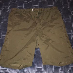 Olive color H&M mens small elastic shorts 8 inch inseam